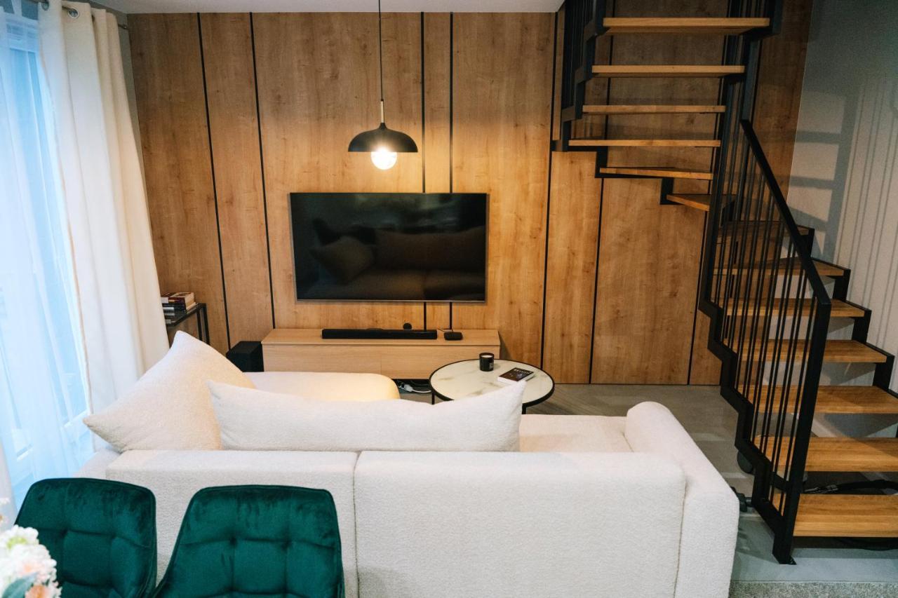 Prestige - Two-level Loft, 72m2, 1000mbs Internet, Parking, Gym - By Rentujemy *
