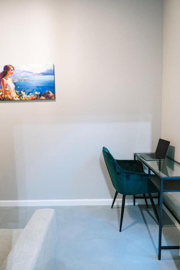 Prestige - Two-level Loft, 72m2, 1000mbs Internet, Parking, Gym - By Rentujemy Apartment