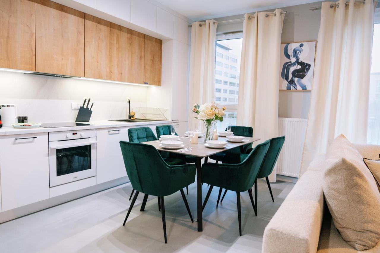 Prestige - Two-level Loft, 72m2, 1000mbs Internet, Parking, Gym - By Rentujemy *