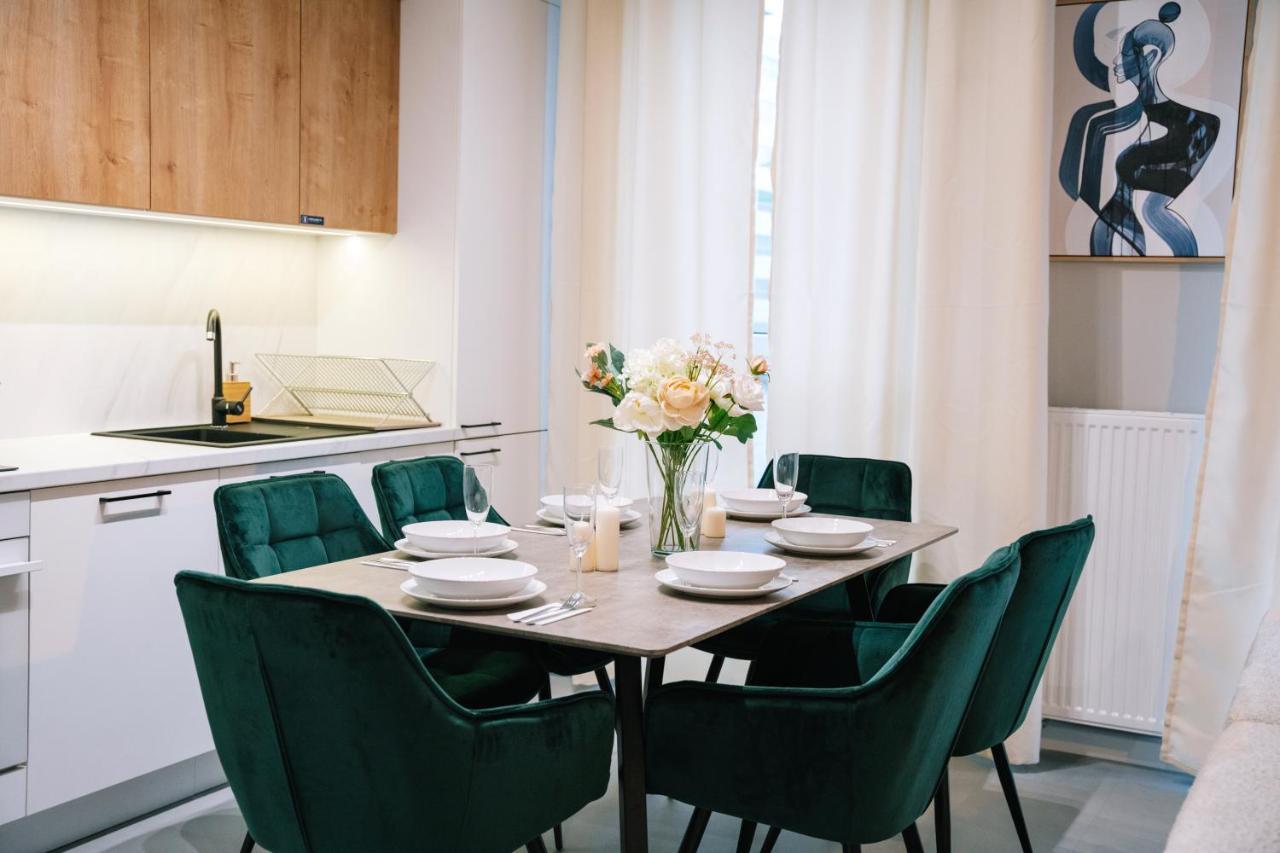 Apartment Prestige - Two-level Loft, 72m2, 1000mbs Internet, Parking, Gym - By Rentujemy *