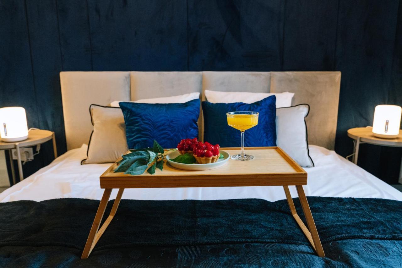 Prestige - Two-level Loft, 72m2, 1000mbs Internet, Parking, Gym - By Rentujemy Apartment