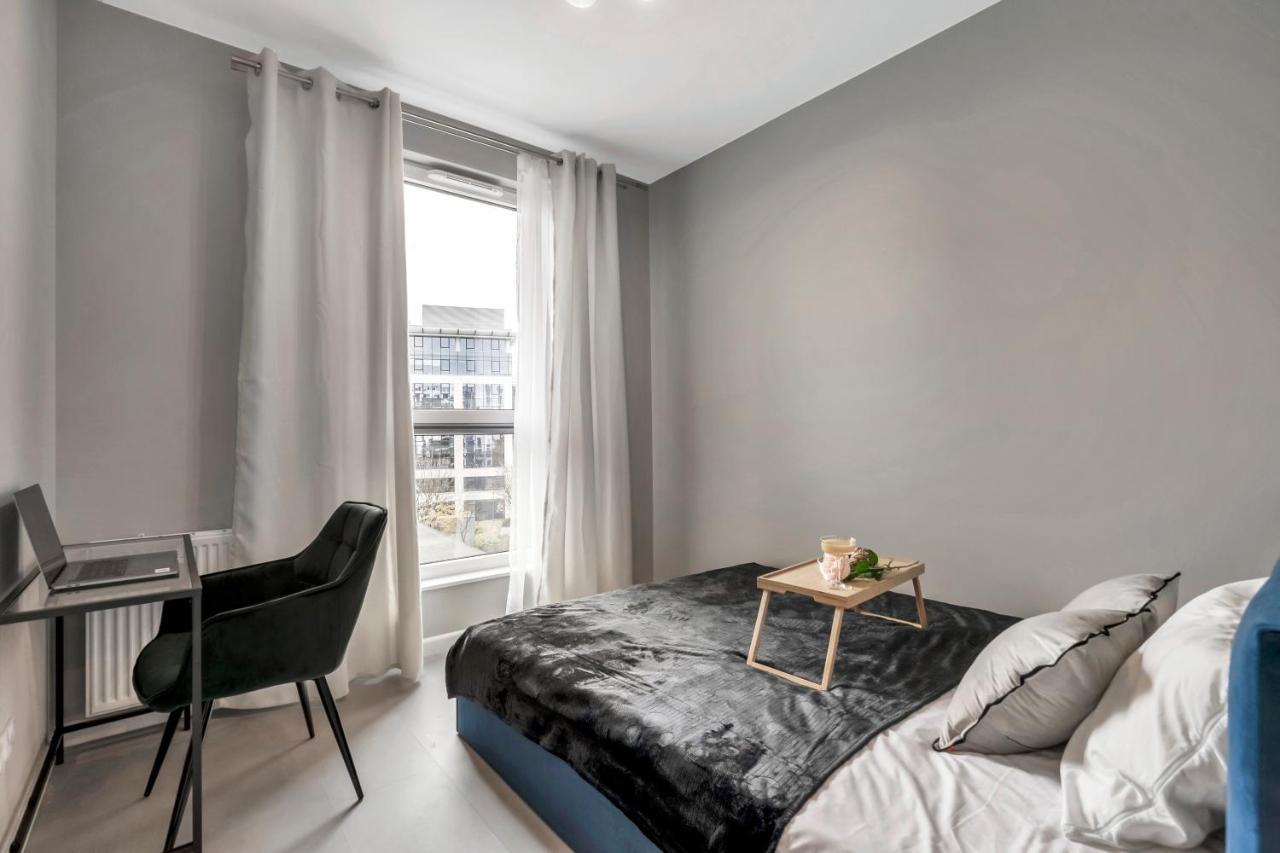 Prestige - Two-level Loft, 72m2, 1000mbs Internet, Parking, Gym - By Rentujemy Apartment