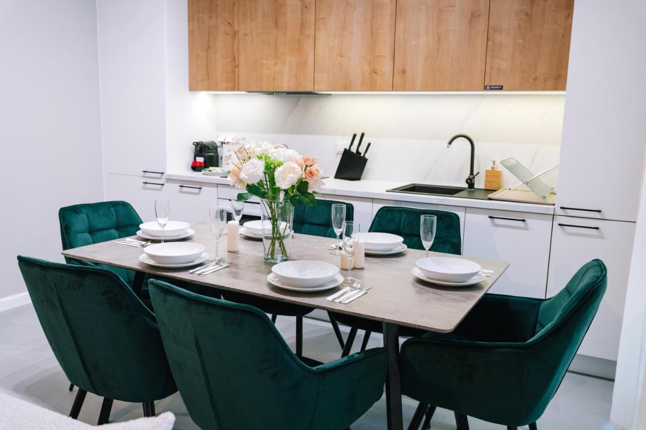 Prestige - Two-level Loft, 72m2, 1000mbs Internet, Parking, Gym - By Rentujemy Apartment *